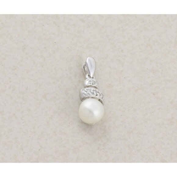Pendant Only 14K White Gold Freshwater Pearl and Diamond Pendant 5/8" x 1/4" - Picture 1 of 6